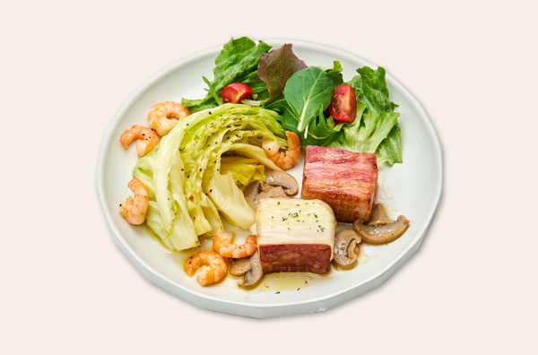 レシピなんてなくてもできるやろ♡　こよ特製ワイルド野菜炒め＆ガブリといけちゃう厚切りベーコン