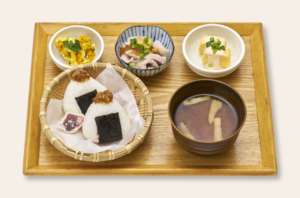ころね＆真豪鬼の滅！冷しゃぶ&おにぎり御膳🥐