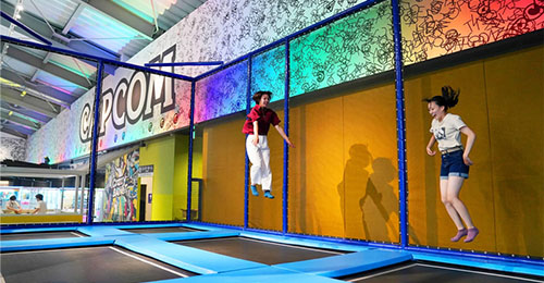 クレイジートランポリン